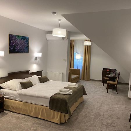 Hotel Tadeusz Uszew Екстериор снимка
