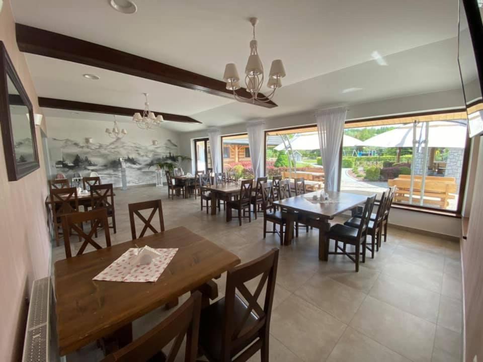 Hotel Tadeusz Uszew Екстериор снимка